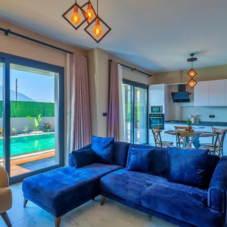 4 Bedroom - 2159 * 페티예
