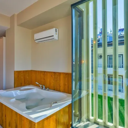 4 Bedroom - 2159 페티예